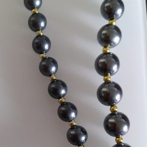 Vintage graduated faux gray pearl necklace
